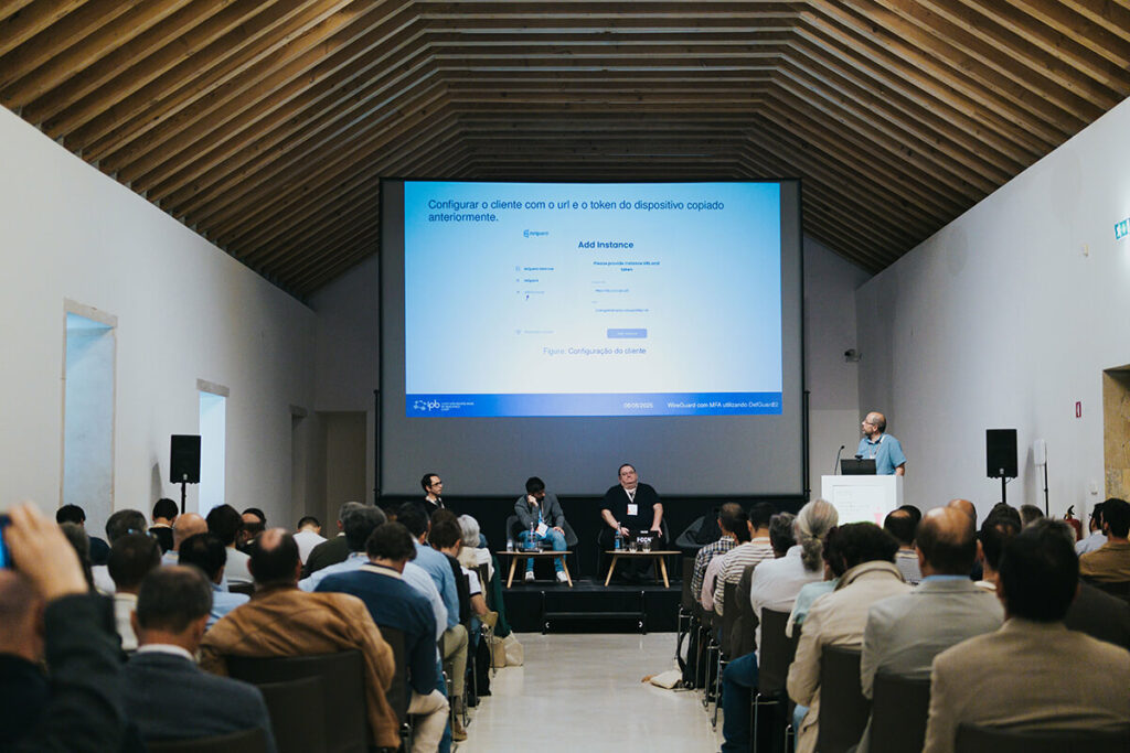 Sessão Segurança: Rede Académica CSIRT, na sala Mondego